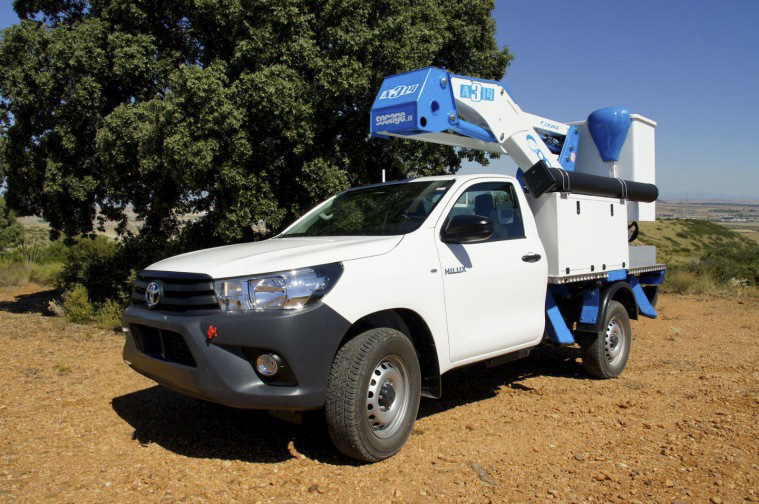 pick-up-con-cesta-elevadora-14A